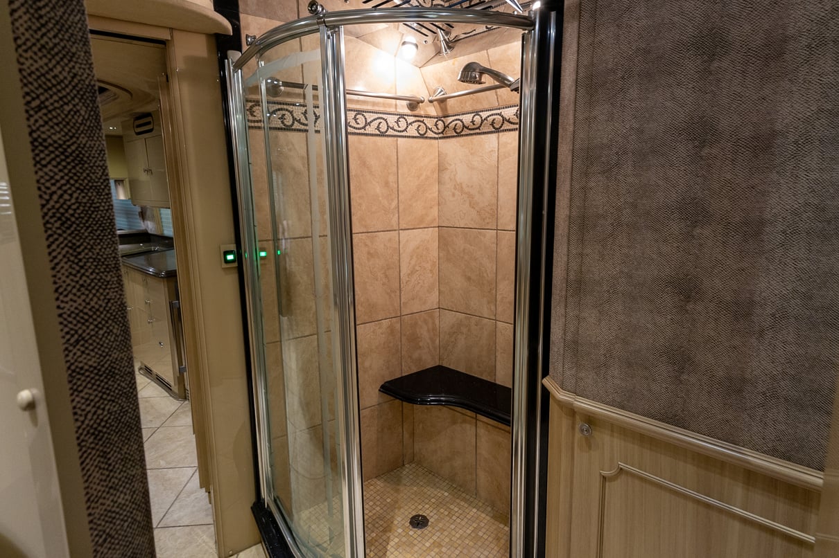 2003 PREVOST LIBERTY H3 45 gallery image-22