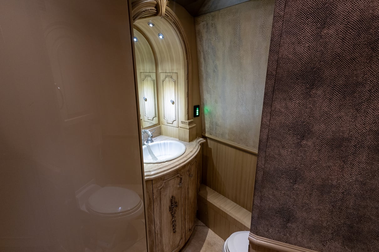 2003 PREVOST LIBERTY H3 45 gallery image-23