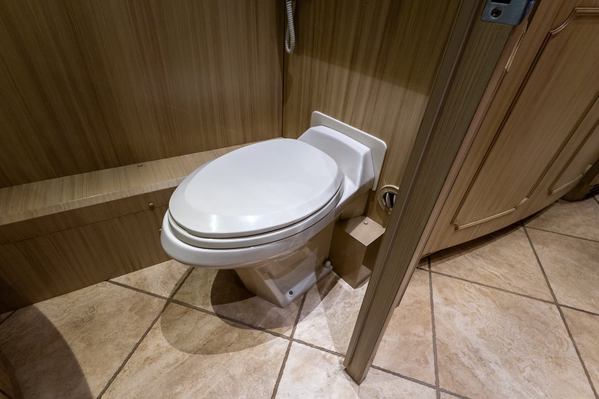 2003 PREVOST LIBERTY H3 45 gallery image-24