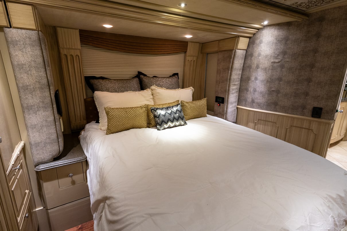 2003 PREVOST LIBERTY H3 45 gallery image-27