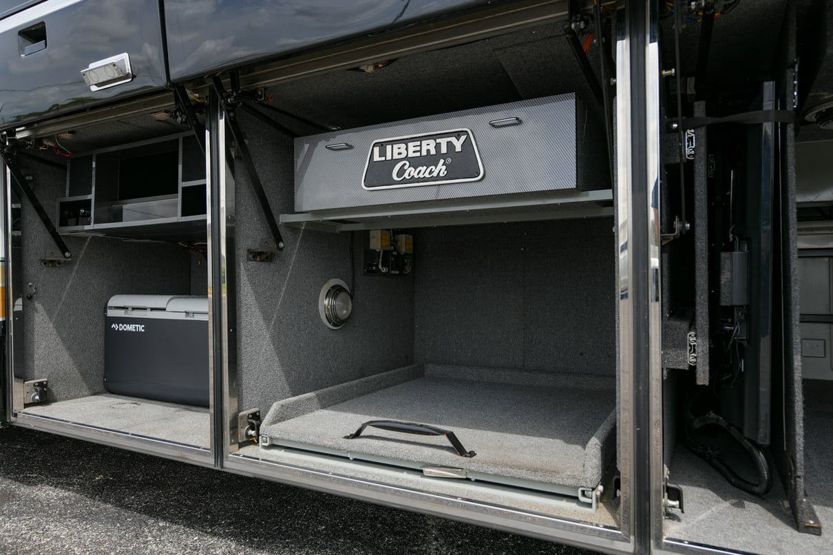 2003 PREVOST LIBERTY H3 45 gallery image-34