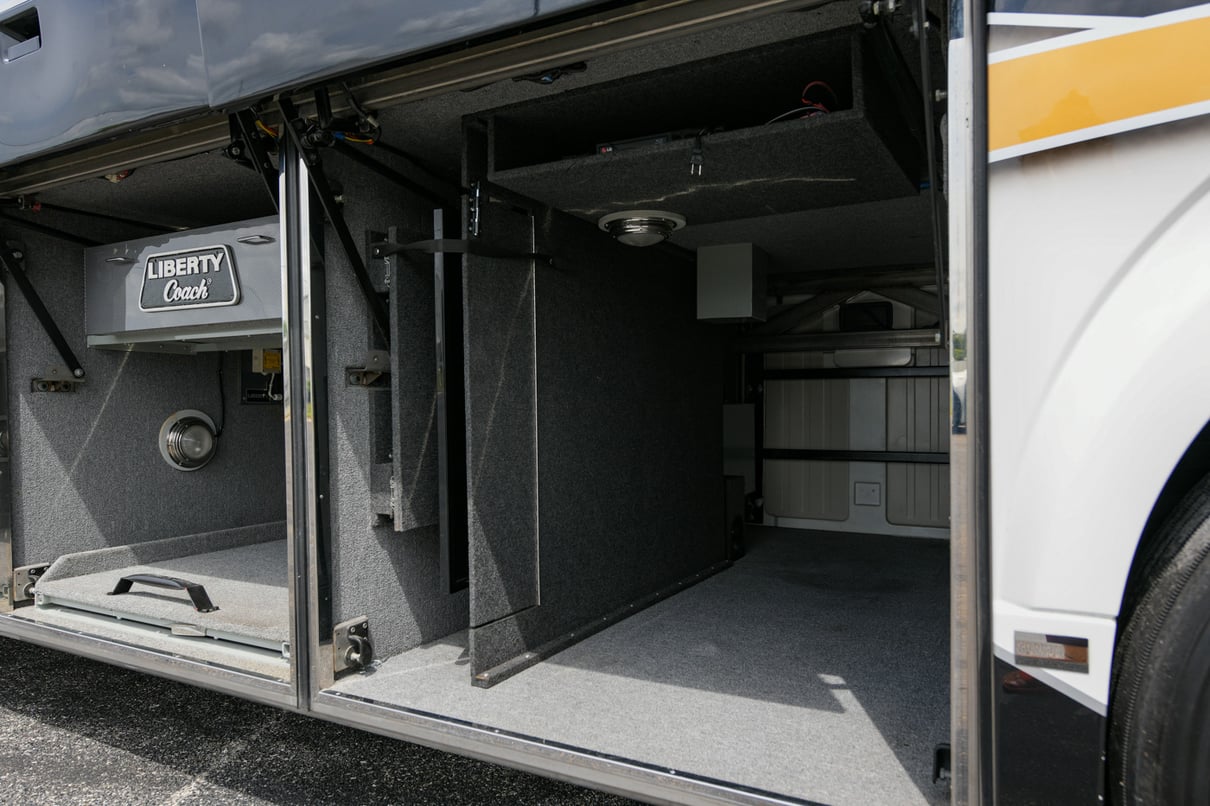 2003 PREVOST LIBERTY H3 45 gallery image-35