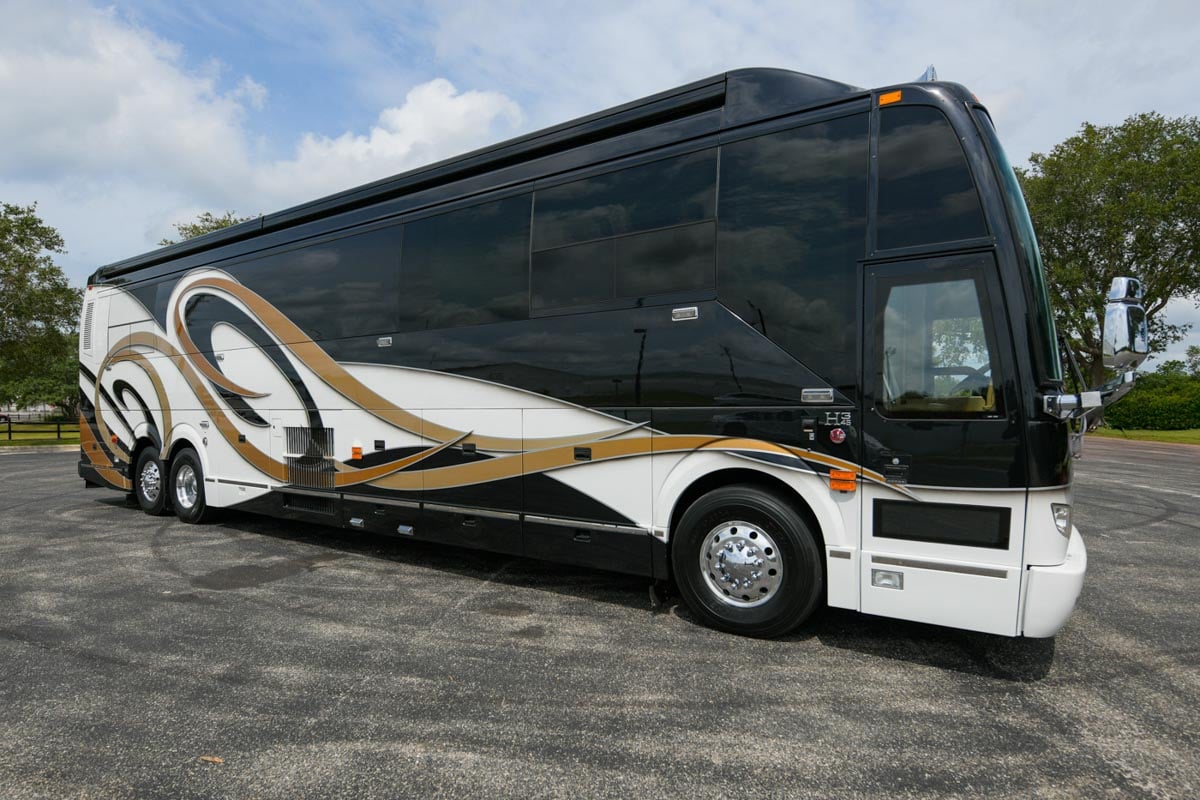 2003 PREVOST LIBERTY H3 45 gallery image-2