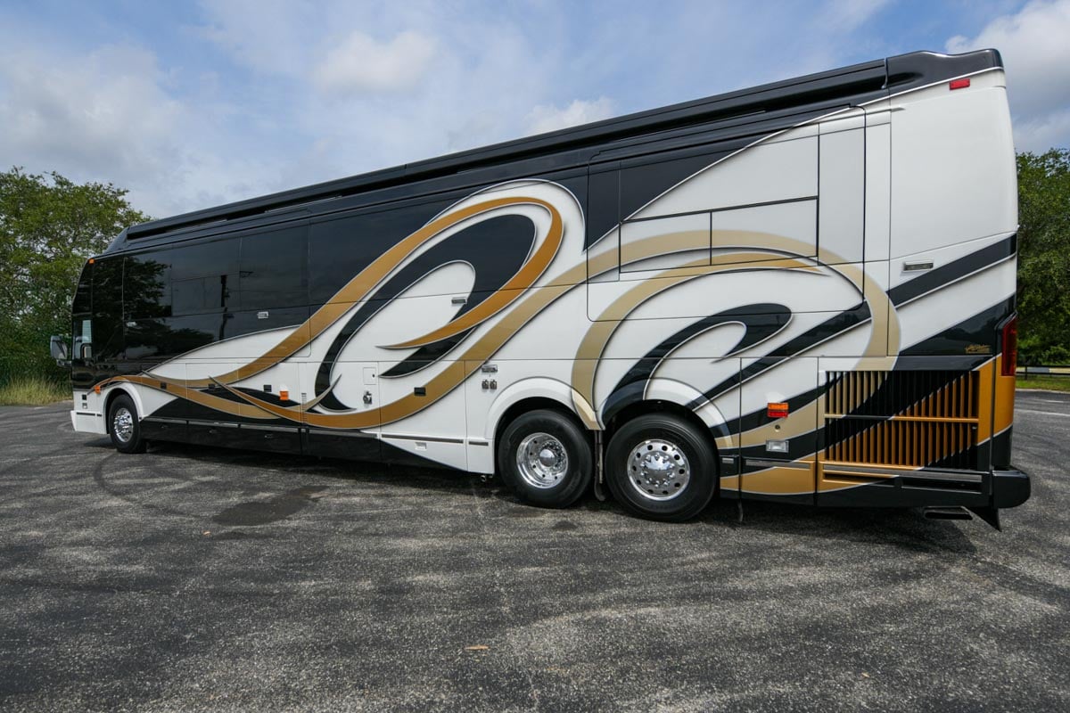 2003 PREVOST LIBERTY H3 45 gallery image-8