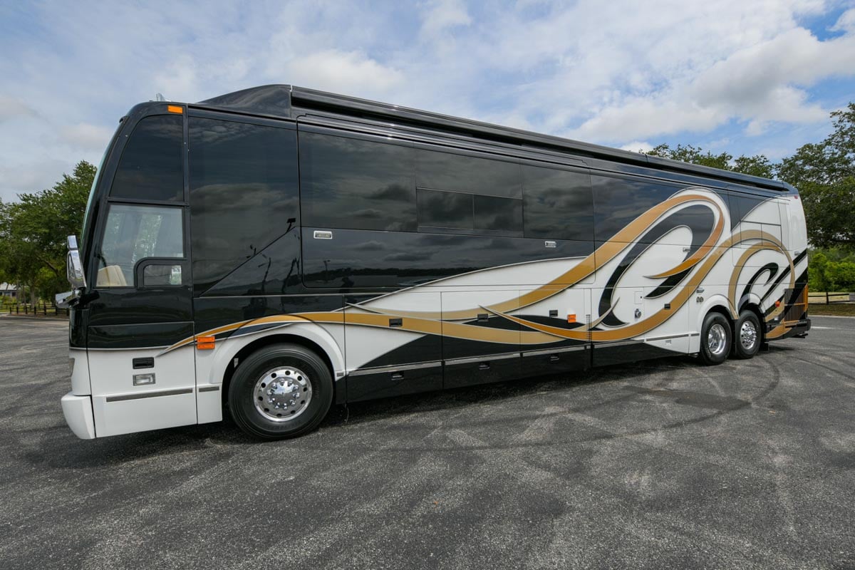 2003 PREVOST LIBERTY H3 45 gallery image-10