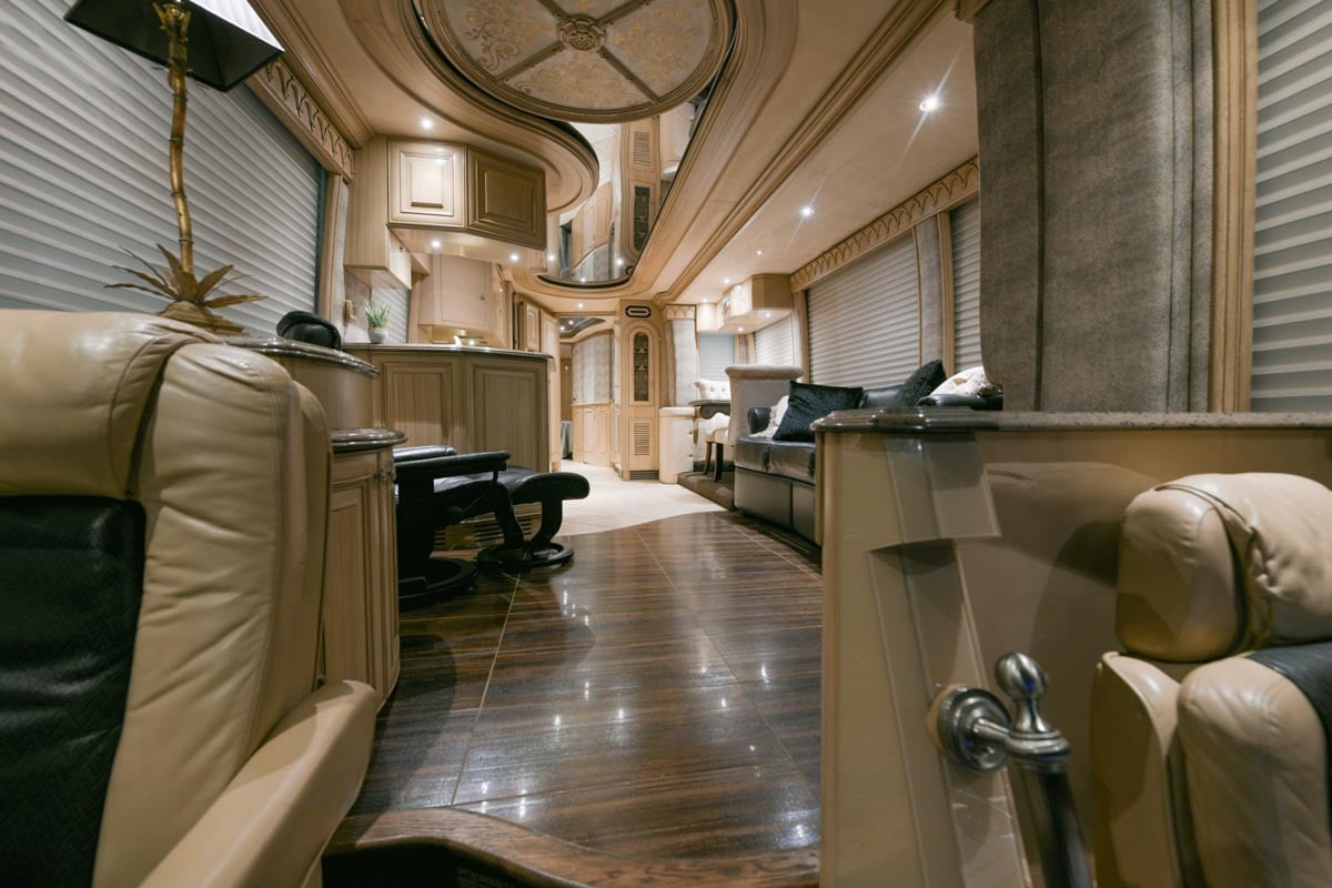 2003 PREVOST LIBERTY H3 45 gallery image-14