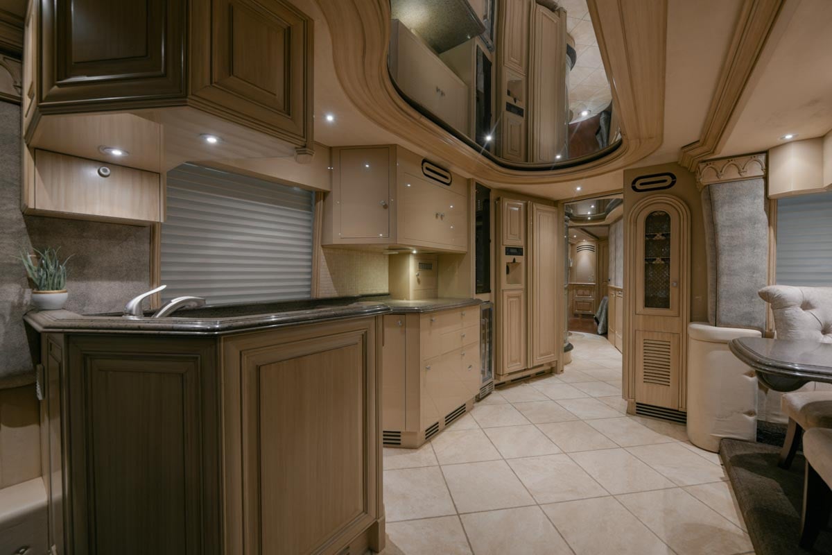 2003 PREVOST LIBERTY H3 45 gallery image-18