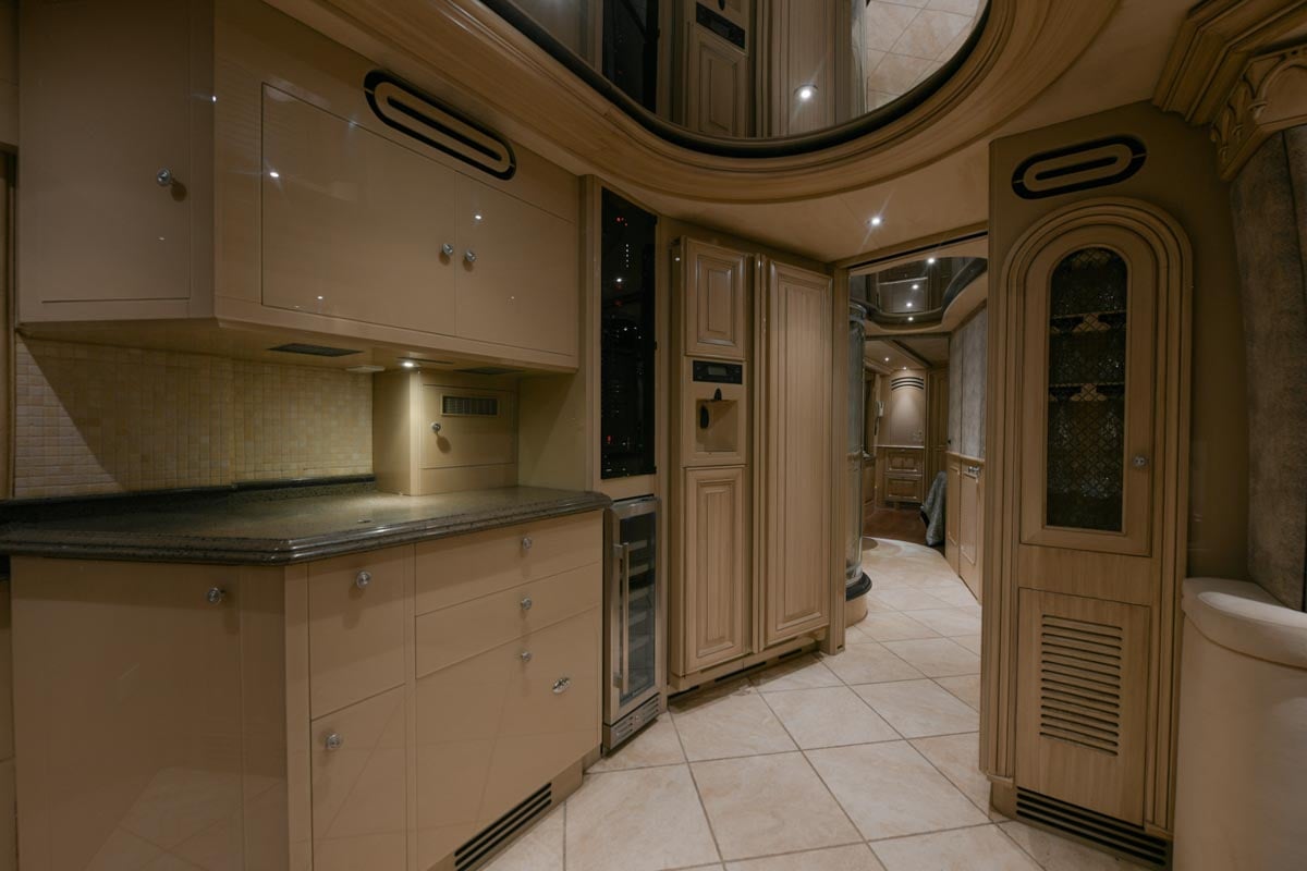 2003 PREVOST LIBERTY H3 45 gallery image-20