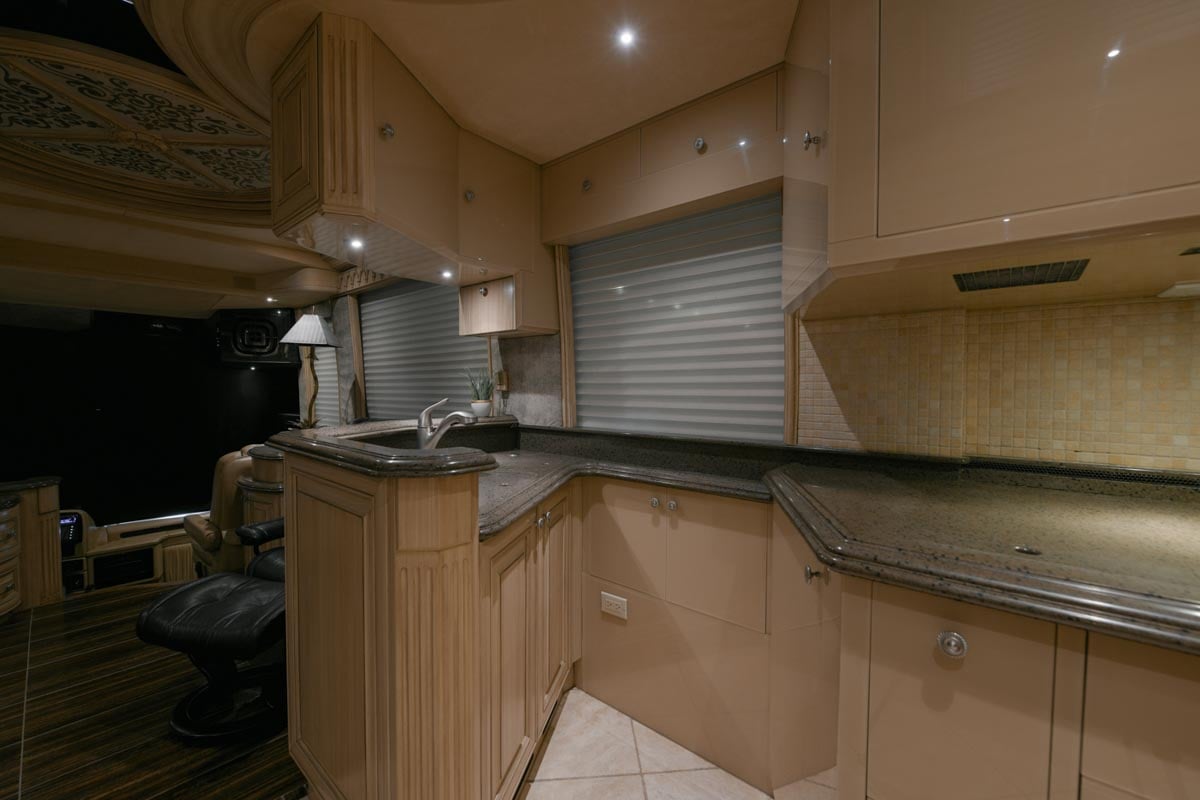 2003 PREVOST LIBERTY H3 45 gallery image-21