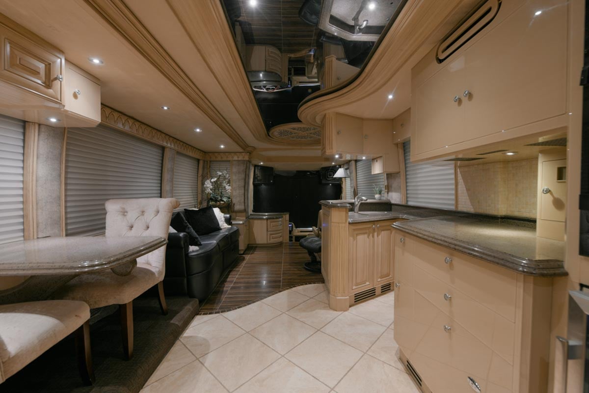 2003 PREVOST LIBERTY H3 45 gallery image-22