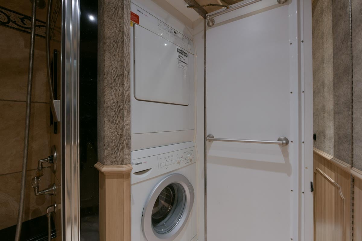 2003 PREVOST LIBERTY H3 45 gallery image-32