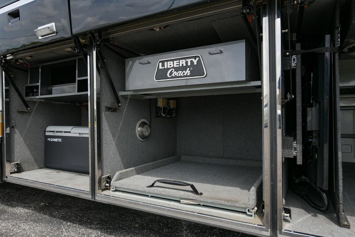 2003 PREVOST LIBERTY H3 45 gallery image-37