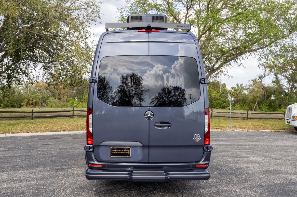 2025 OGV LUXURY COACH V-RV AWD 5-Passenger gallery image-7