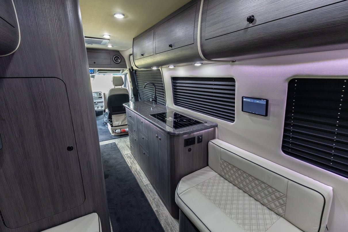 2025 OGV LUXURY COACH V-RV AWD 5-Passenger gallery image-24