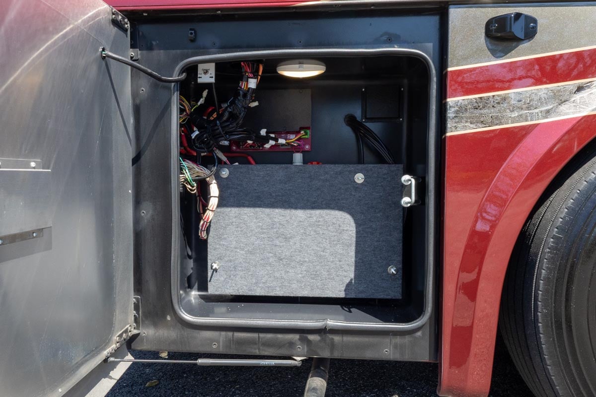 2024 FORETRAVEL REALM - PRESIDENTIAL SERIES LVMS gallery image-42