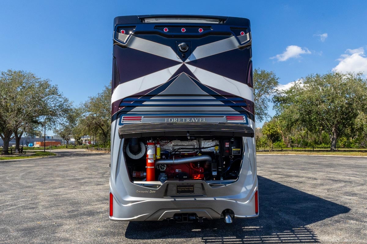 2024 FORETRAVEL REALM - PRESIDENTIAL SERIES LVMS gallery image-47