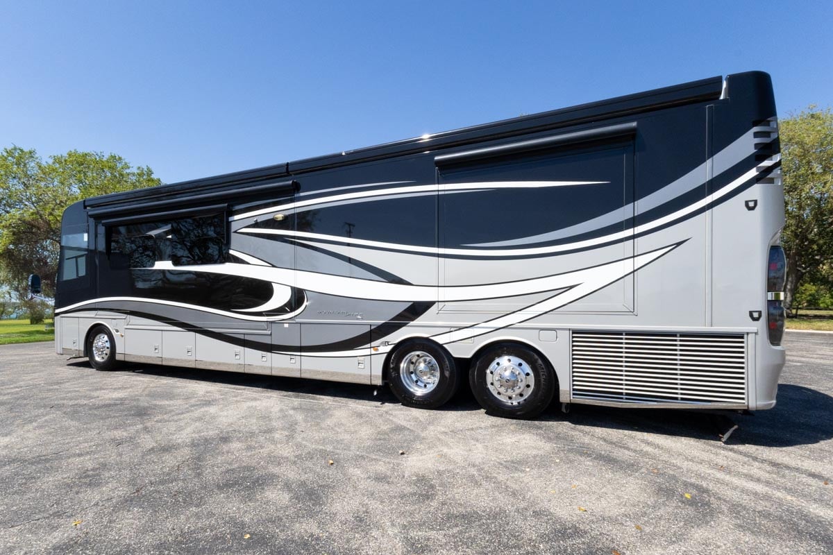 2019 NEWMAR MOUNTAIN AIRE 4550 gallery image-8