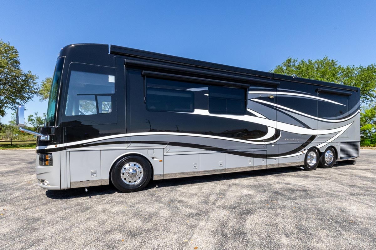 2019 NEWMAR MOUNTAIN AIRE 4550 gallery image-10