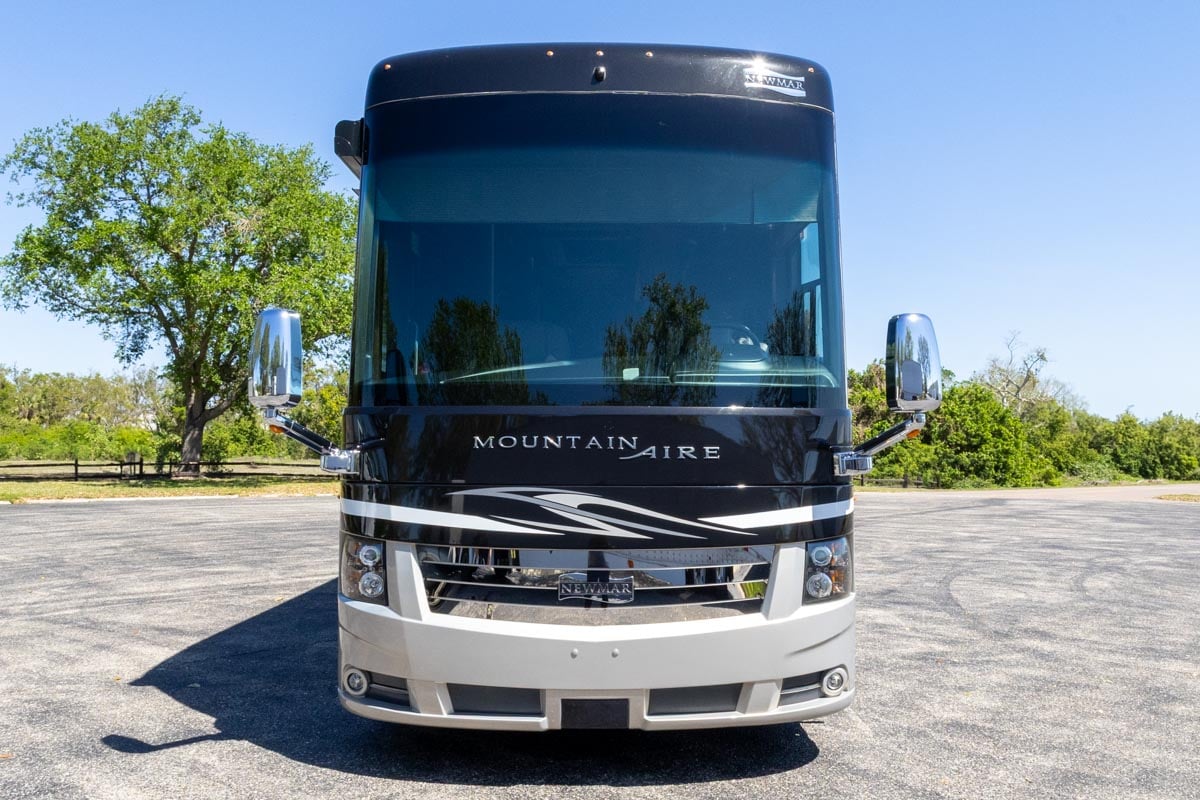 2019 NEWMAR MOUNTAIN AIRE 4550 gallery image-12