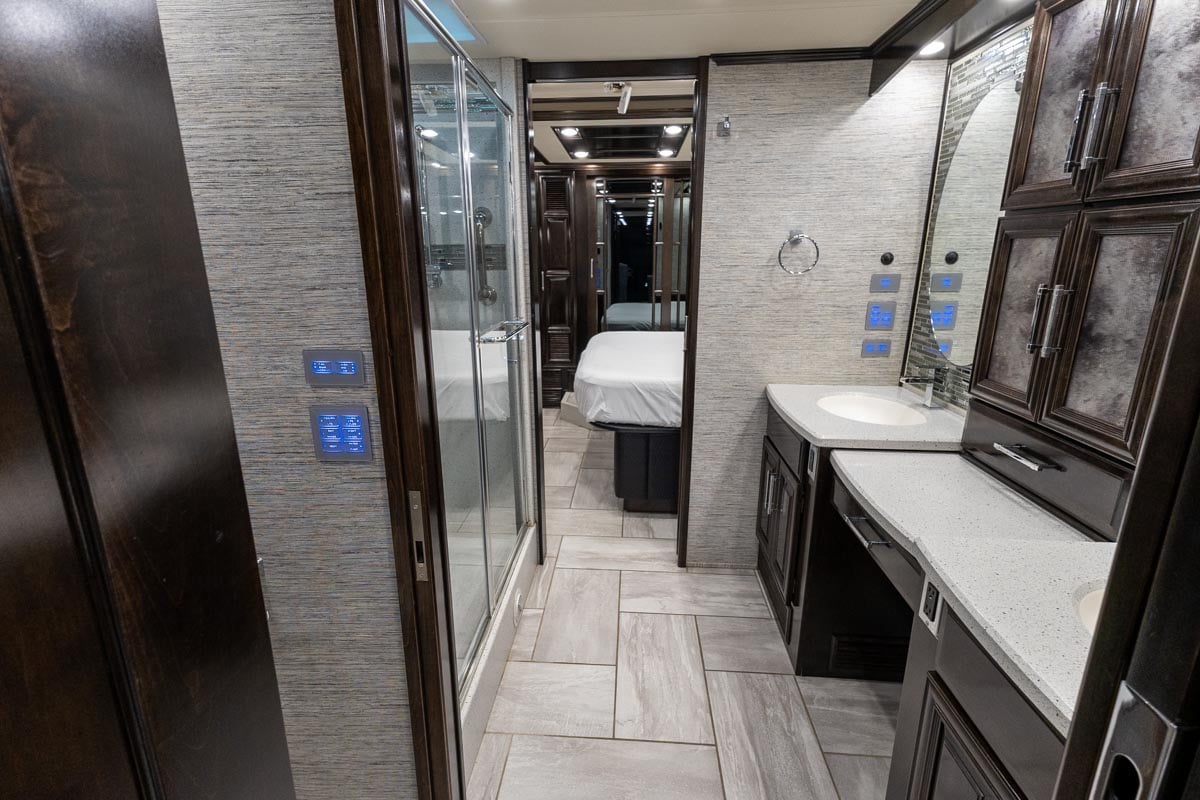 2019 NEWMAR MOUNTAIN AIRE 4550 gallery image-22