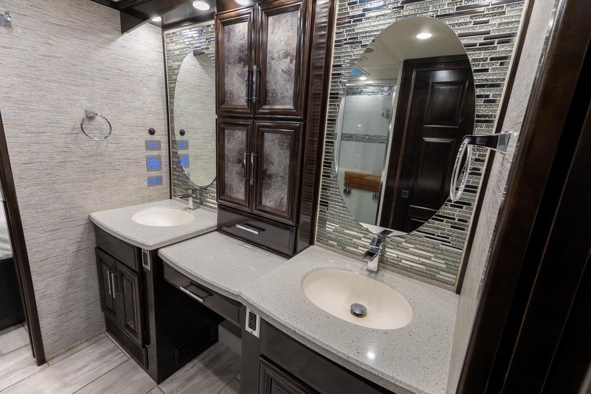 2019 NEWMAR MOUNTAIN AIRE 4550 gallery image-23