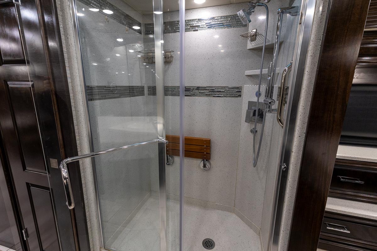 2019 NEWMAR MOUNTAIN AIRE 4550 gallery image-24