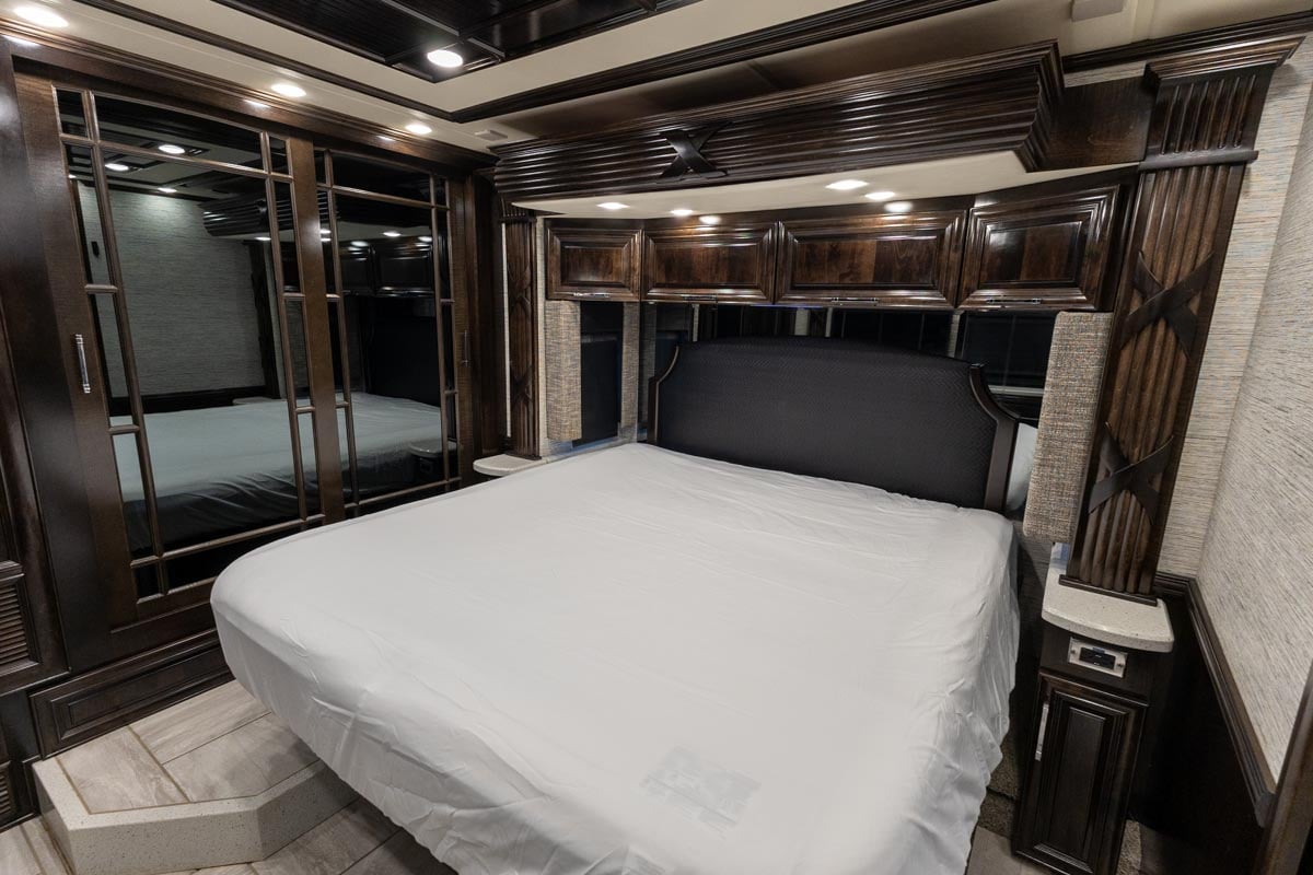2019 NEWMAR MOUNTAIN AIRE 4550 gallery image-26