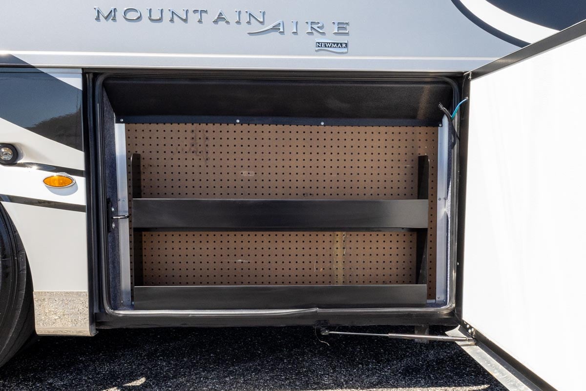 2019 NEWMAR MOUNTAIN AIRE 4550 gallery image-34