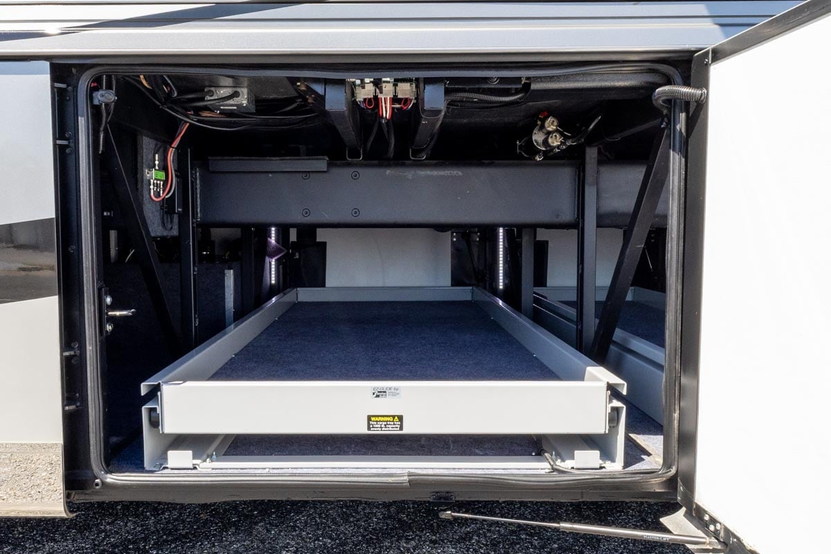 2019 NEWMAR MOUNTAIN AIRE 4550 gallery image-36