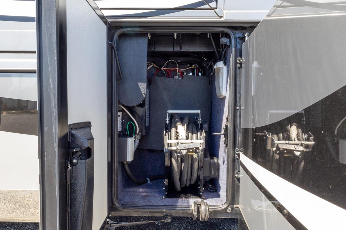 2019 NEWMAR MOUNTAIN AIRE 4550 gallery image-45