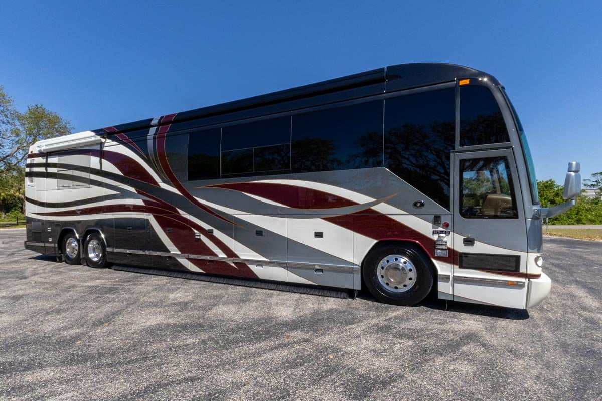 2008 PREVOST FEATHERLITE H3-45 gallery image-2