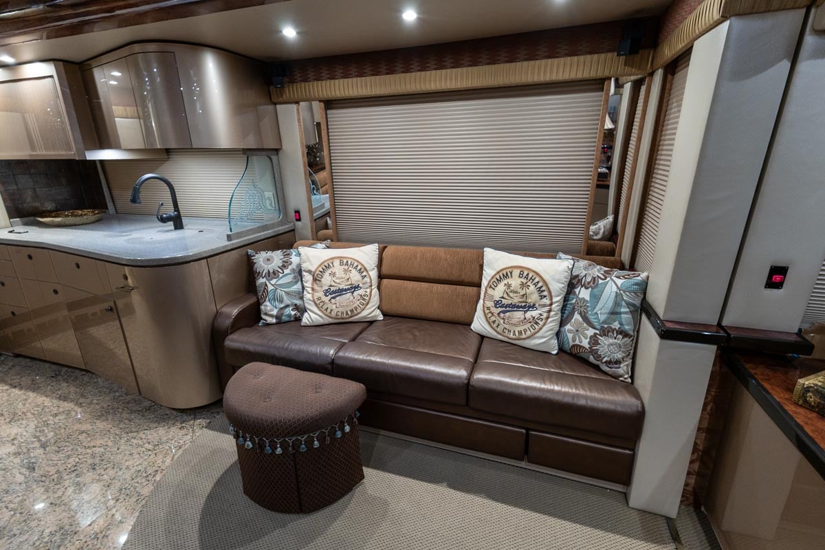 2008 PREVOST FEATHERLITE H3-45 gallery image-15