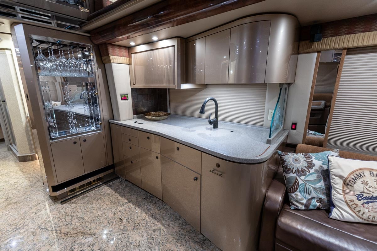 2008 PREVOST FEATHERLITE H3-45 gallery image-16