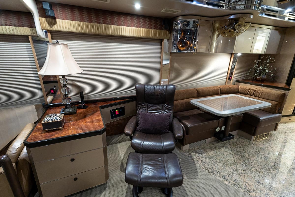 2008 PREVOST FEATHERLITE H3-45 gallery image-19