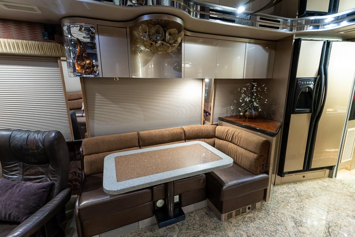 2008 PREVOST FEATHERLITE H3-45 gallery image-20