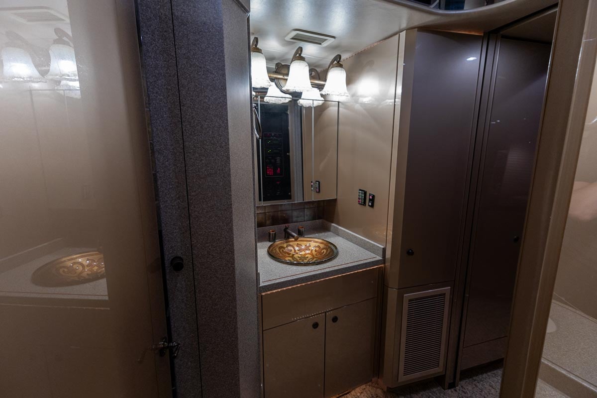 2008 PREVOST FEATHERLITE H3-45 gallery image-22