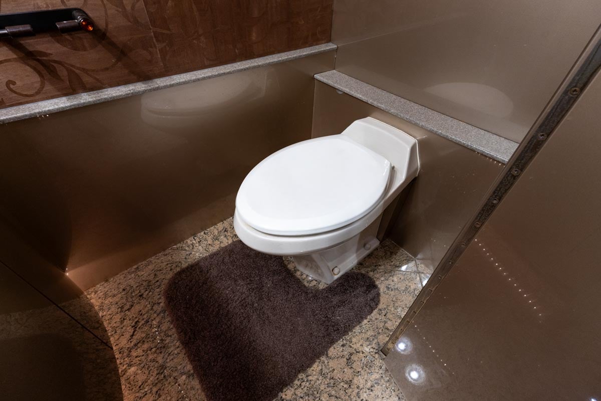 2008 PREVOST FEATHERLITE H3-45 gallery image-24