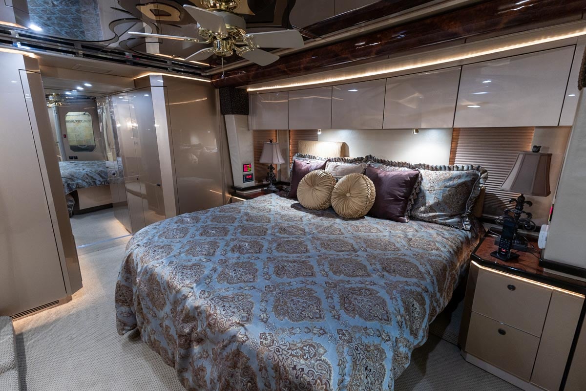 2008 PREVOST FEATHERLITE H3-45 gallery image-26