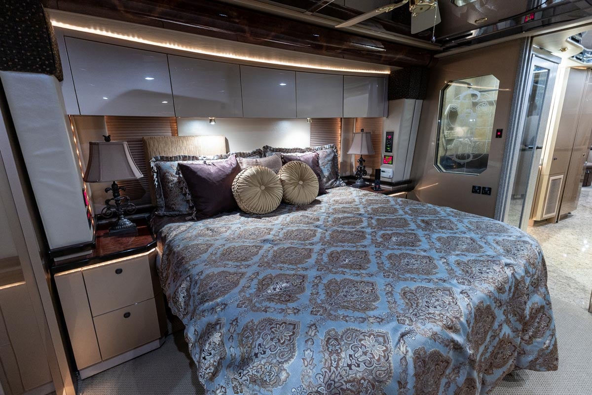 2008 PREVOST FEATHERLITE H3-45 gallery image-28