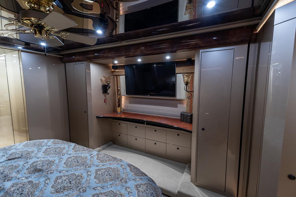 2008 PREVOST FEATHERLITE H3-45 gallery image-29