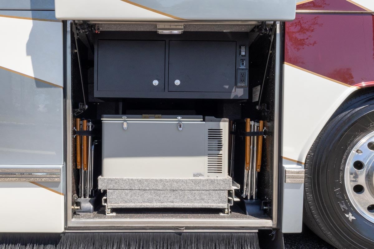 2008 PREVOST FEATHERLITE H3-45 gallery image-38