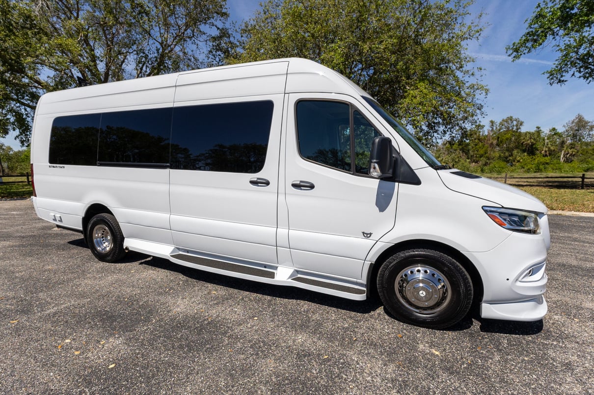 2024 Ultimate Toys Ultimate Coach 10-Passenger gallery image-2