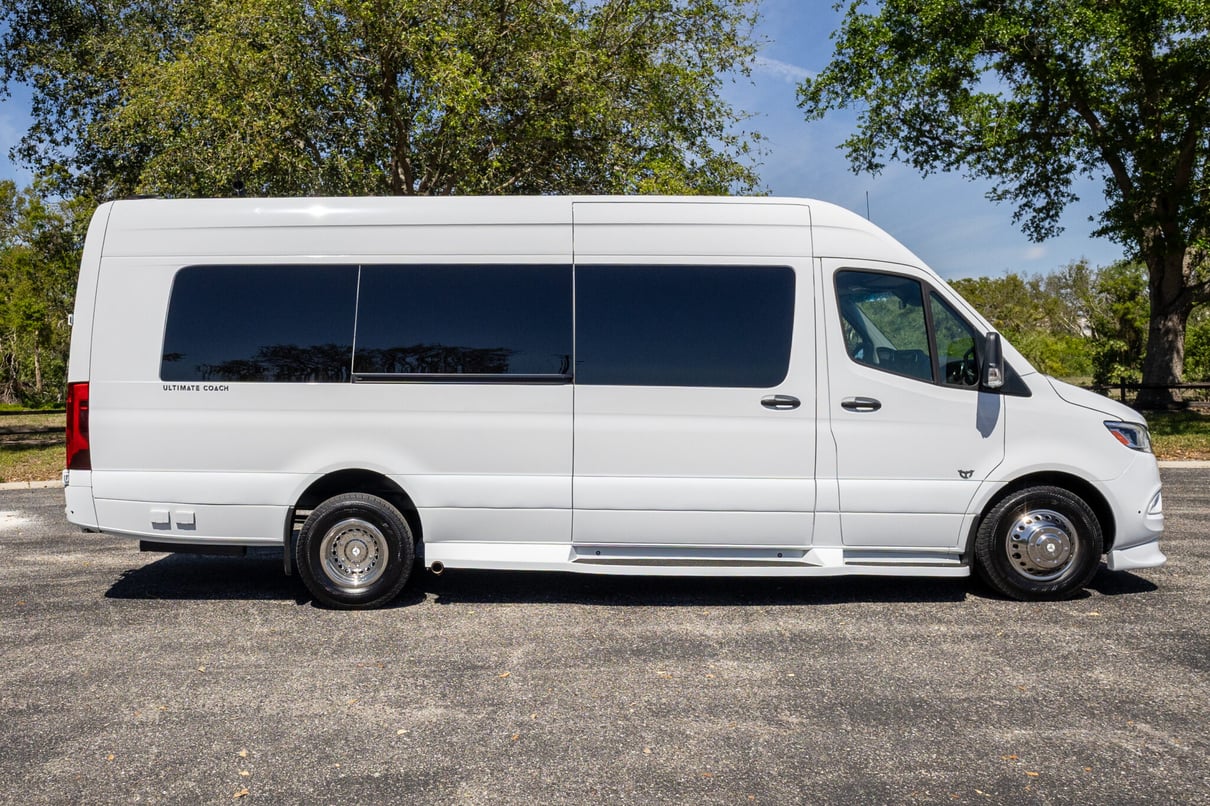 2024 Ultimate Toys Ultimate Coach 10-Passenger gallery image-4