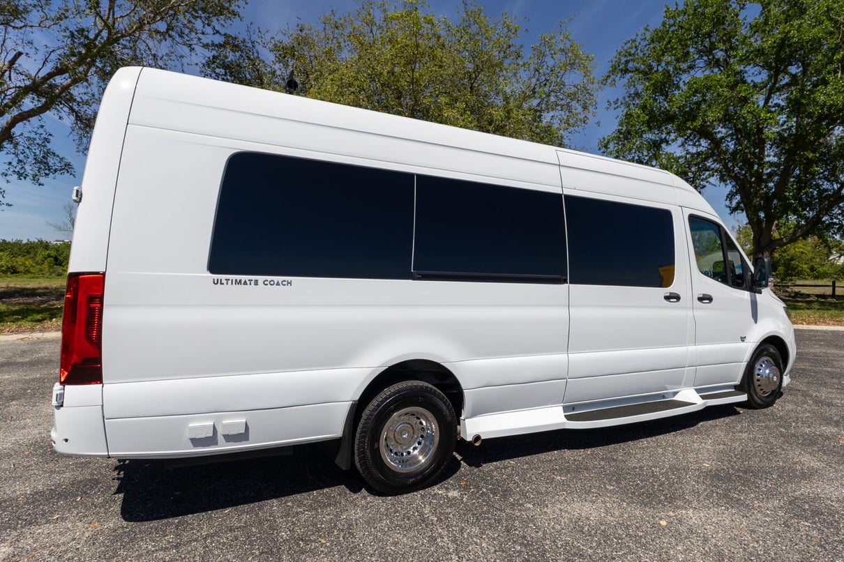 2024 Ultimate Toys Ultimate Coach 10-Passenger gallery image-5