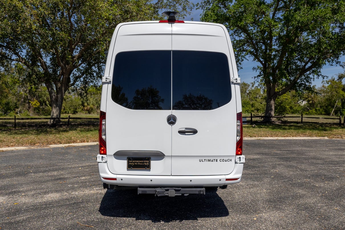 2024 Ultimate Toys Ultimate Coach 10-Passenger gallery image-7