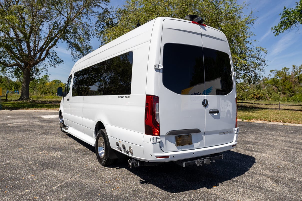 2024 Ultimate Toys Ultimate Coach 10-Passenger gallery image-8