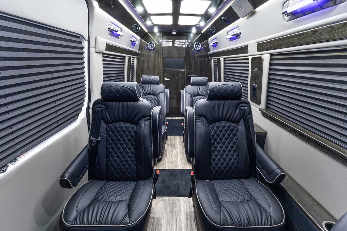 2024 Ultimate Toys Ultimate Coach 10-Passenger gallery image-17