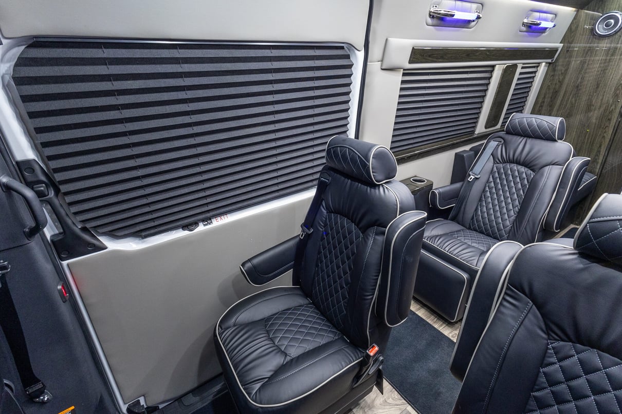 2024 Ultimate Toys Ultimate Coach 10-Passenger gallery image-18