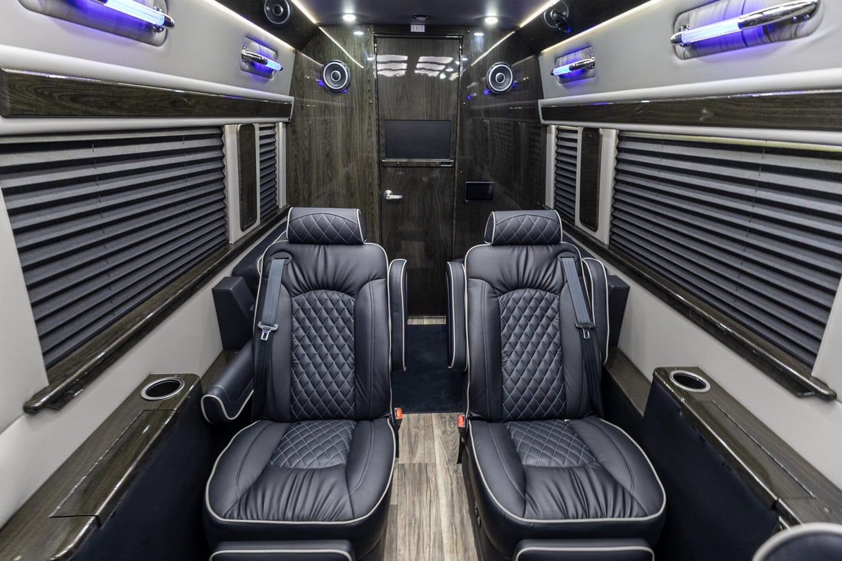 2024 Ultimate Toys Ultimate Coach 10-Passenger gallery image-20