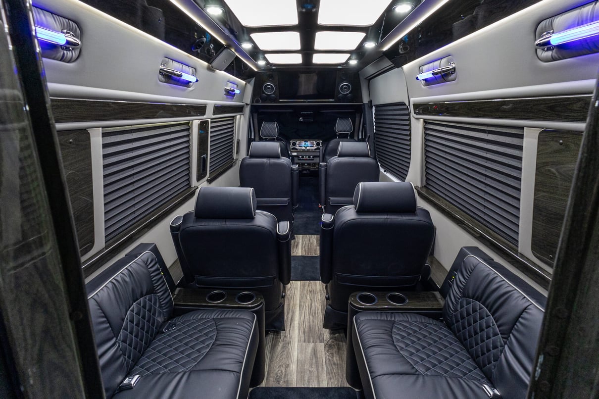 2024 Ultimate Toys Ultimate Coach 10-Passenger gallery image-22